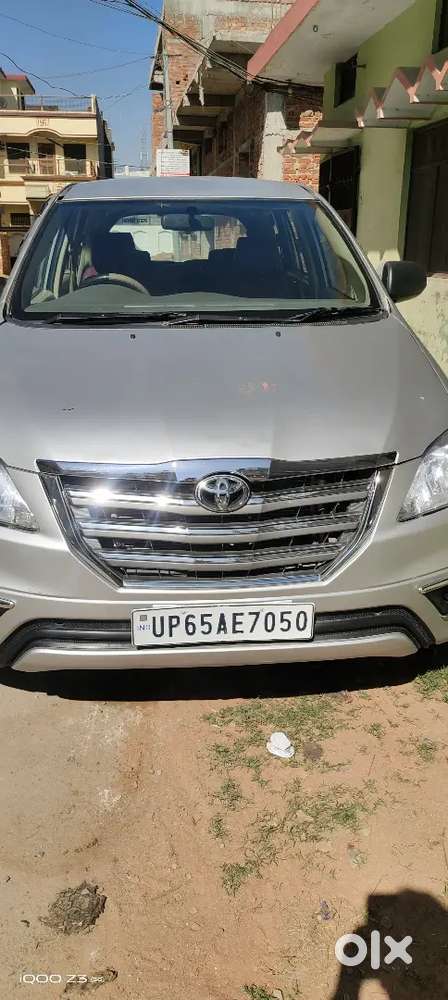 वर्ष2006 माडल है 8 सीटर