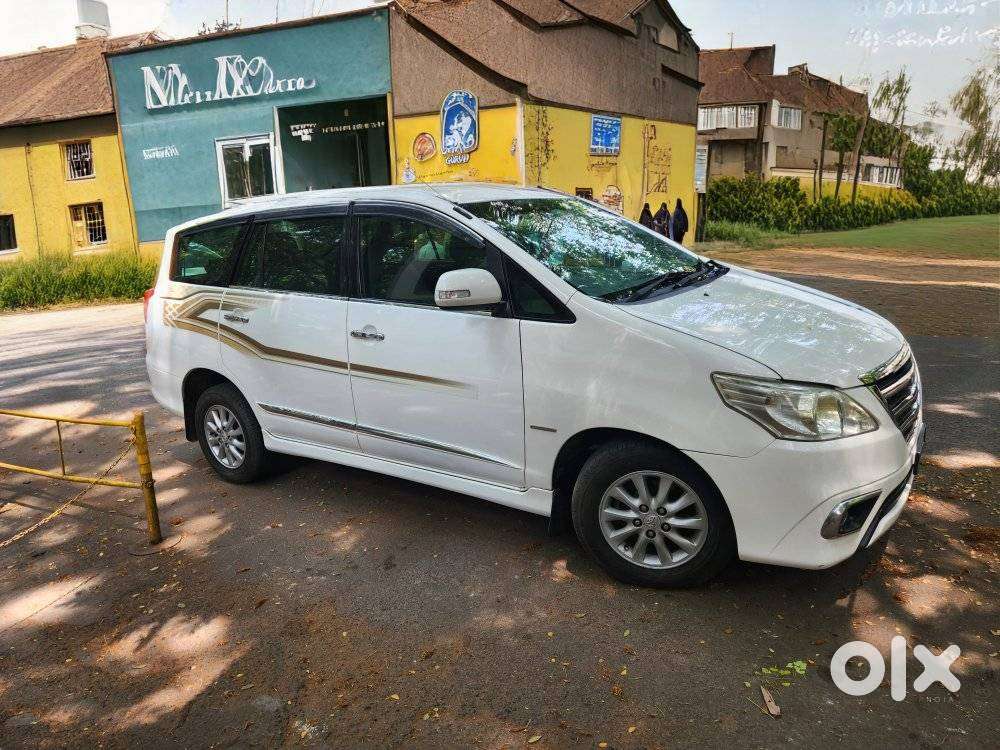 Toyota Innova 2.5 Z Diesel 7 Seater Bs Iv, 2014, Diesel