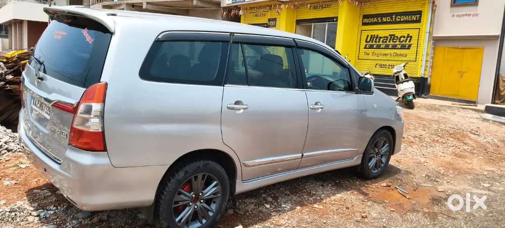 Toyota Innova 2014 Diesel Well Maintained