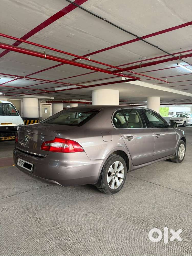 Skoda Superb Elegance 1.8 Tsi Mt