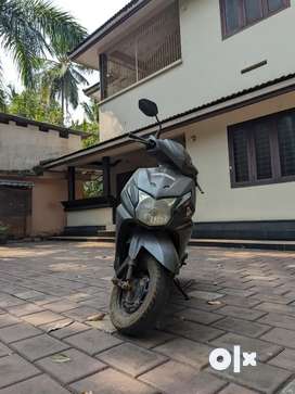 Dio scooty clearance second hand olx