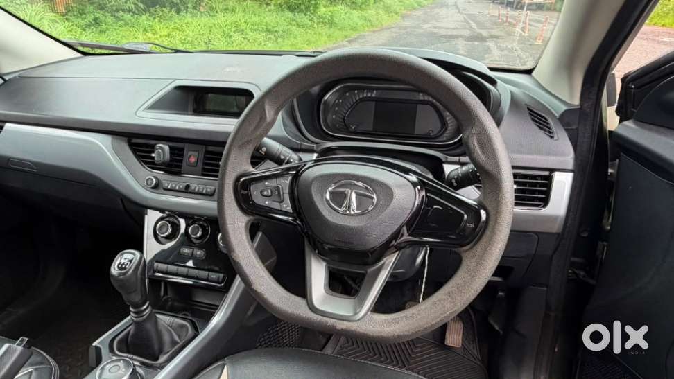 Tata Nexon 1.2 Revotron Xm (s), 2022, Petrol
