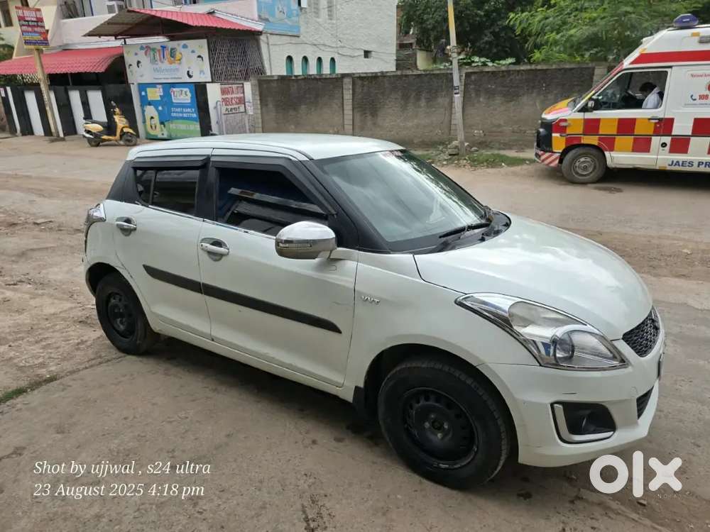 Maruti Suzuki Swift Vxi Petrol 2012