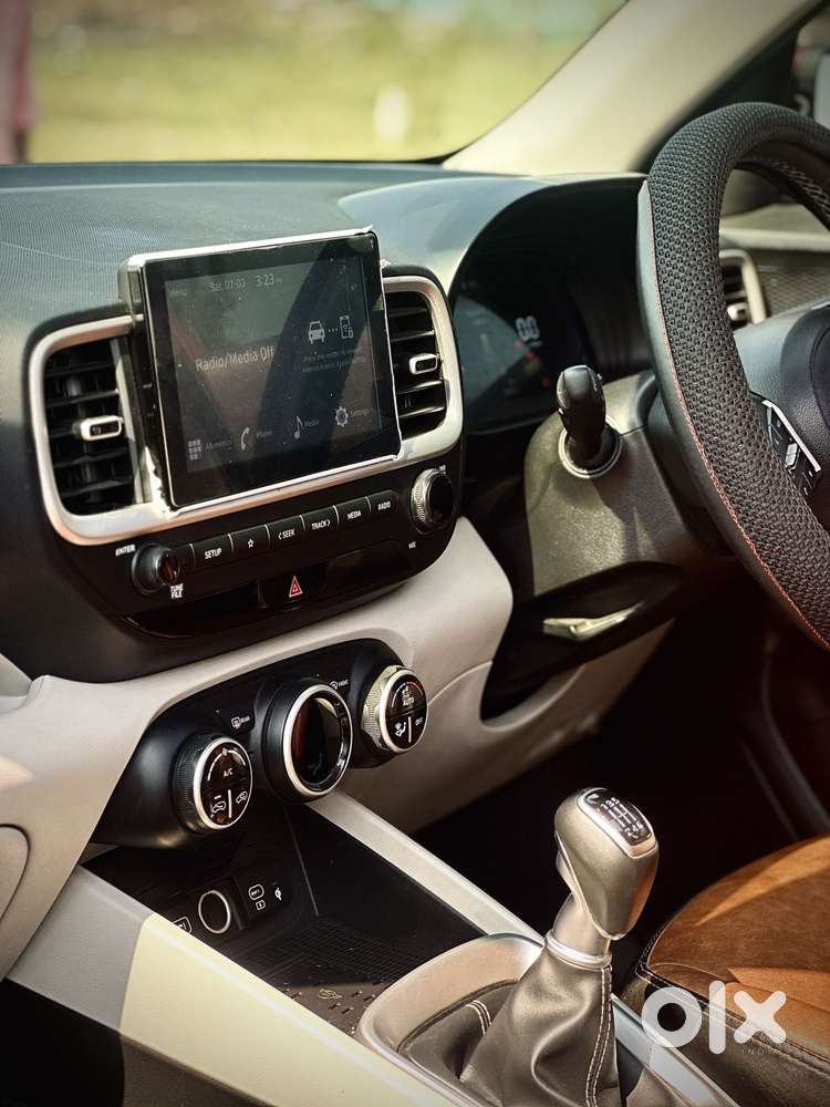 Hyundai Venue Sx Mt, 2023, Diesel