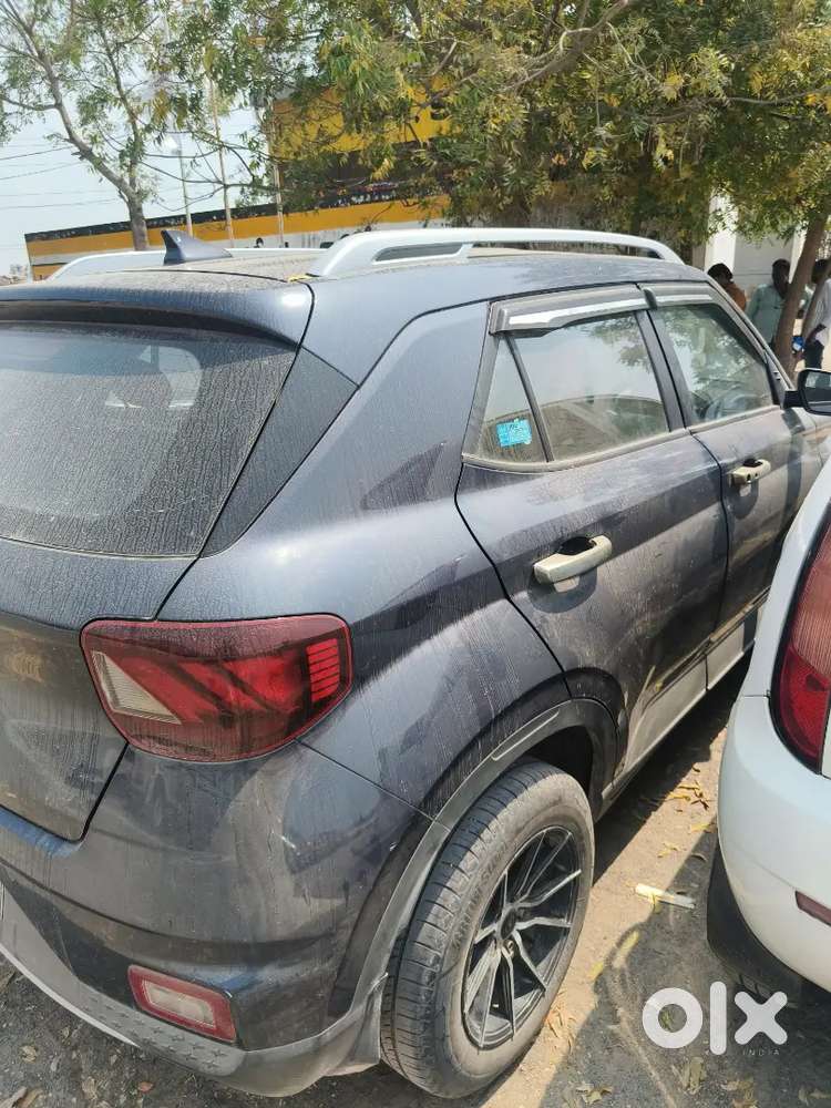 Hyundai Venue 2021 Petrol 108000 Km Driven