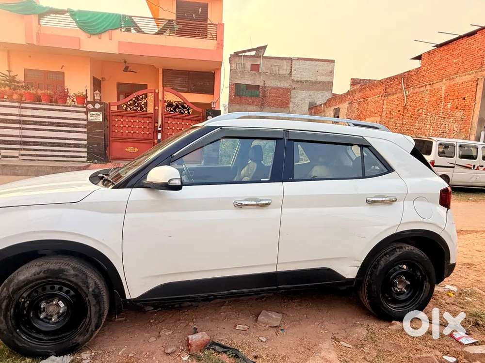 Hyundai Venue Petrol Manual 2021