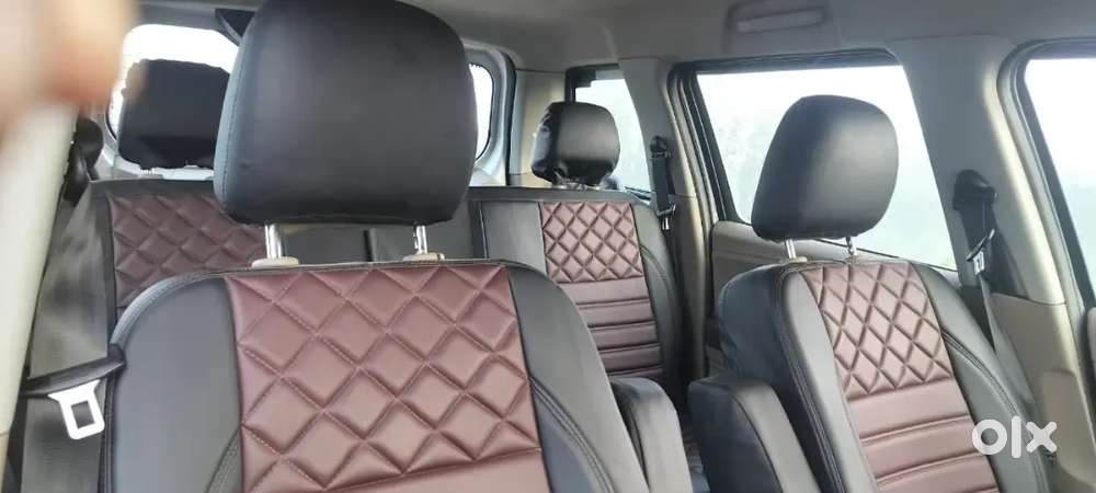 Mahindra Tuv 300 2017 Top Modal