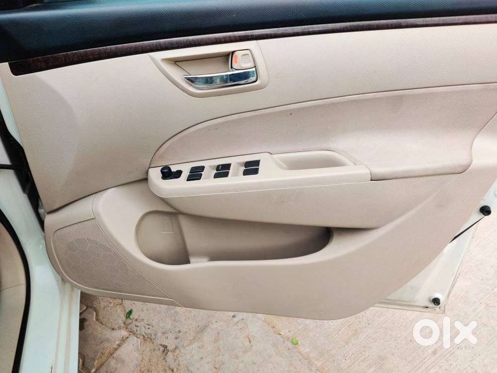 Maruti Suzuki Swift Dzire 1.2 Vxi Bsiv, 2016, Petrol