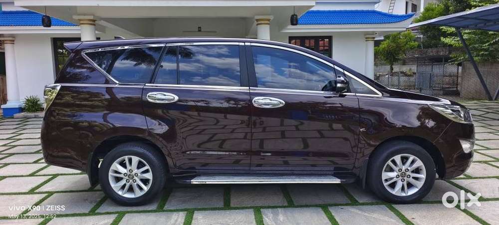 Toyota Innova Crysta 2.4 G Mt 8s, 2017, Diesel