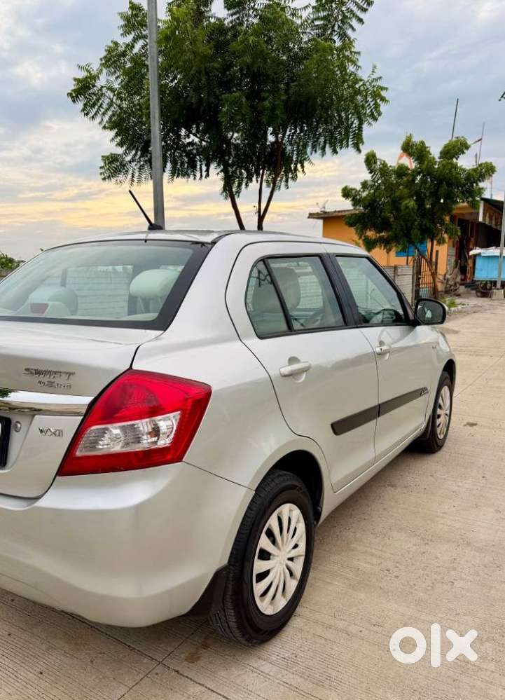 Maruti Suzuki Swift Dzire 1.2 Vxi Bsiv, 2015, Petrol