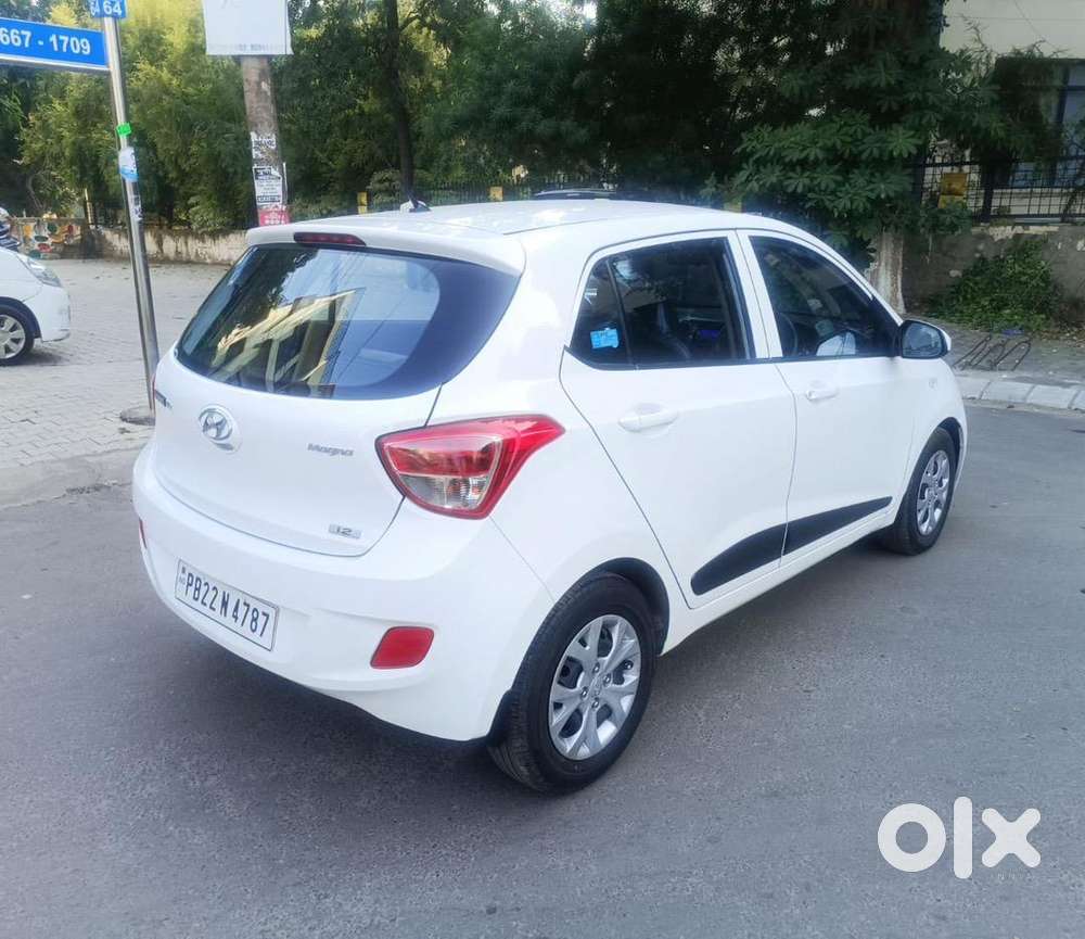 Hyundai Grand I10 2016 Next To Showroom Condition