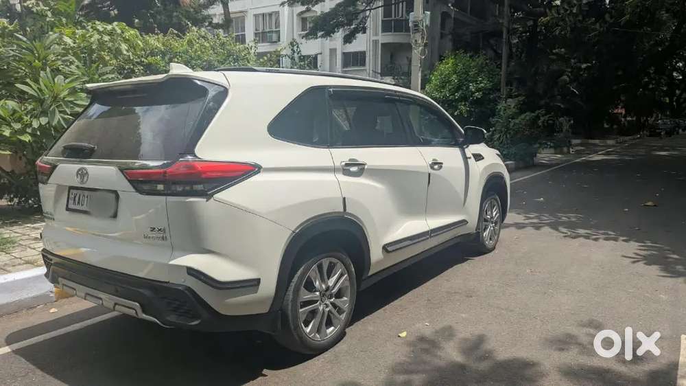 Toyota Innova Hycross 2023 Hybrid 7 Str
