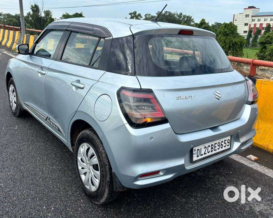 Maruti Suzuki Swift Vxi + Manual, 2024, Petrol