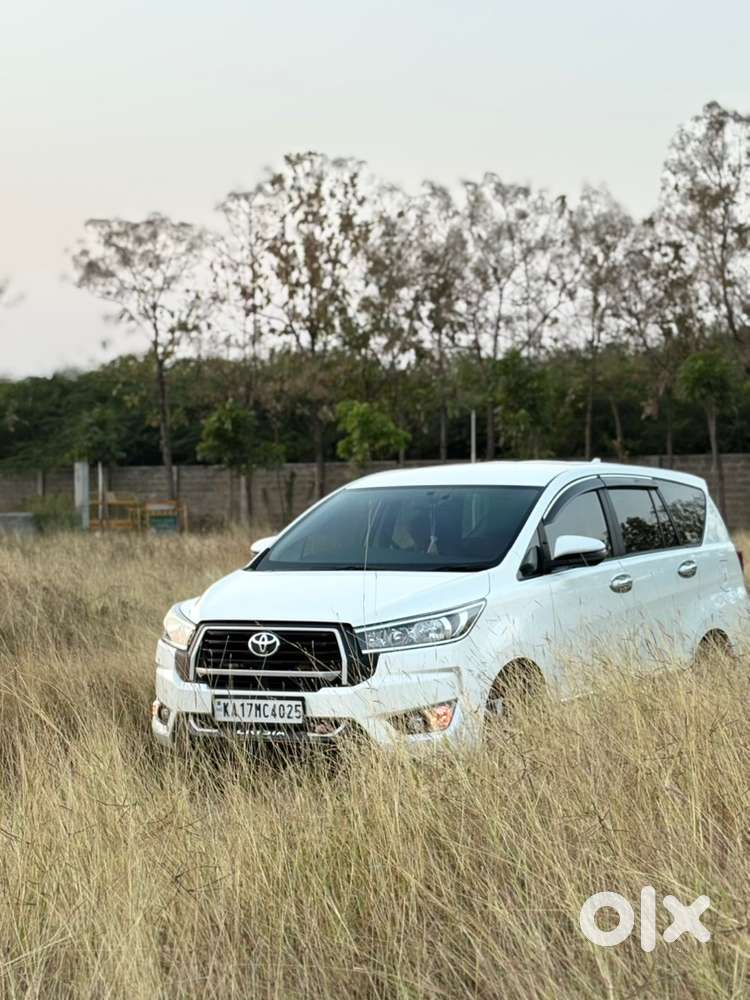 Toyota Innova Crysta 2025