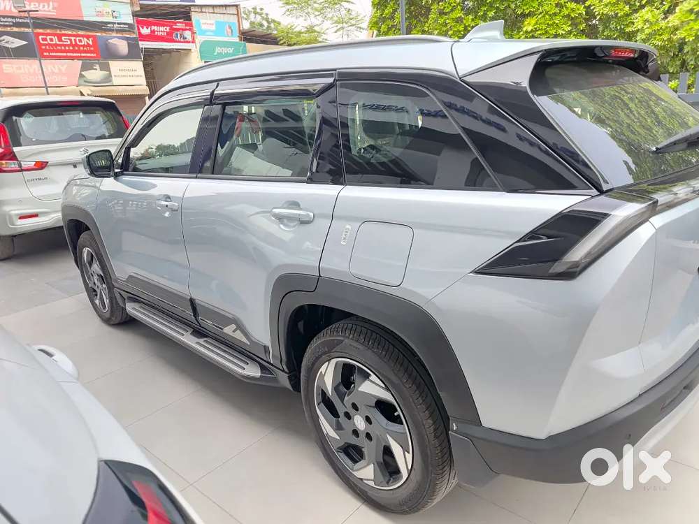 Model Zxi (o) Silver With Top Model Alloys