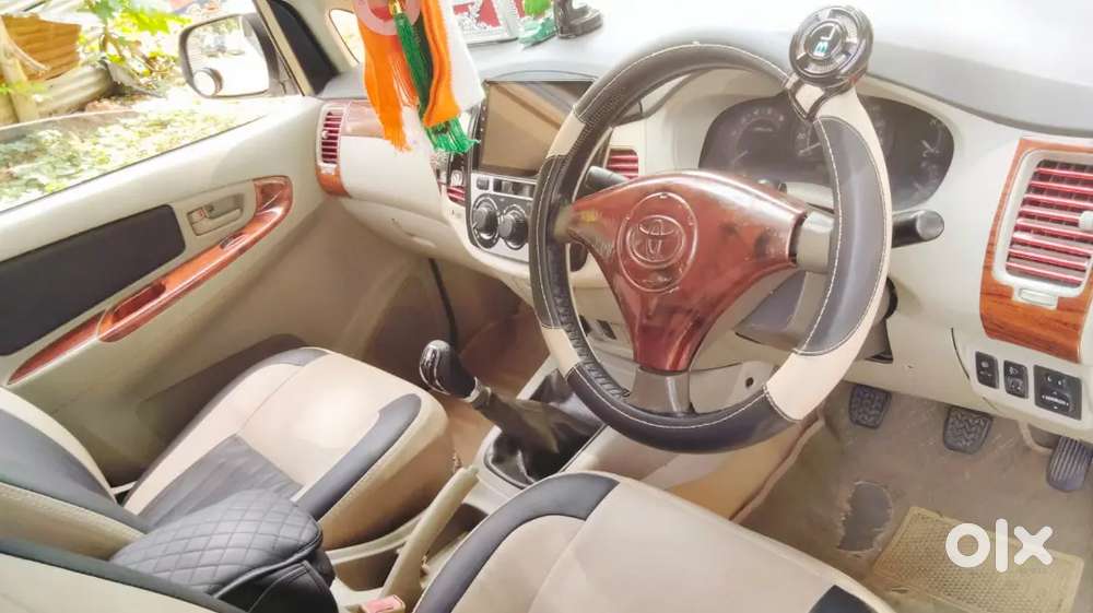 Toyota Innova 2011