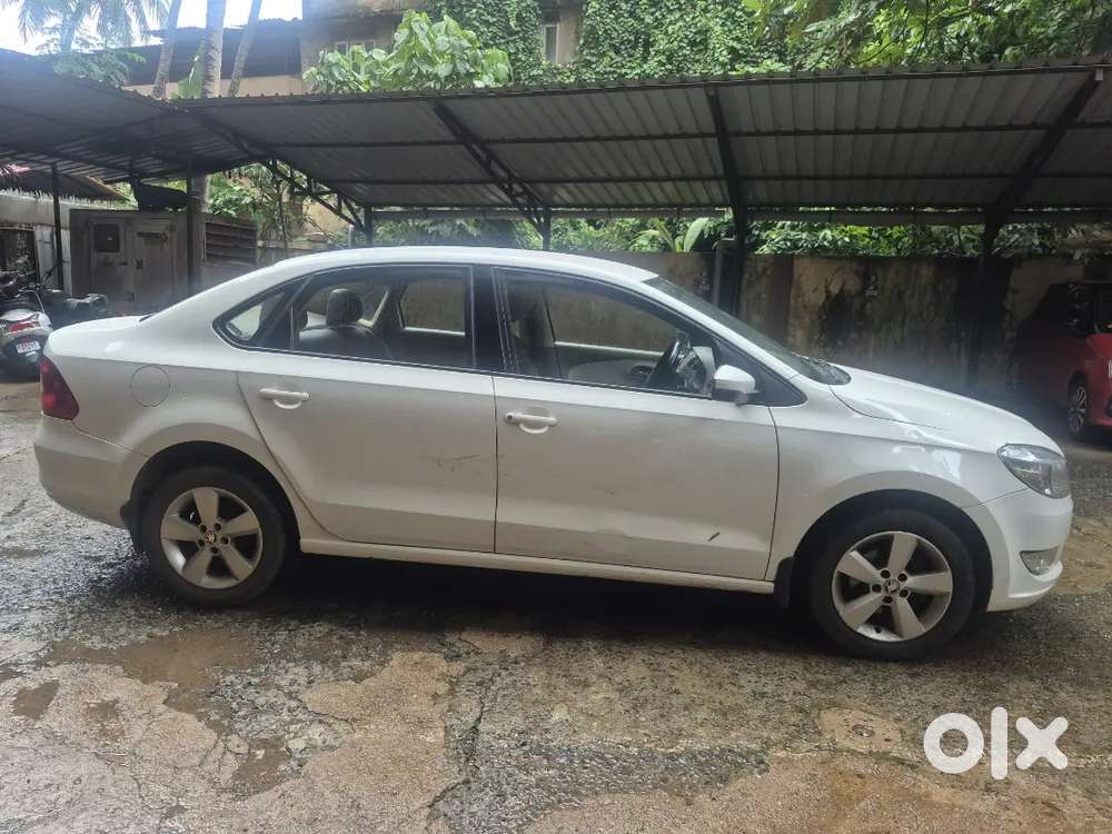 Skoda Rapid 2016 Petrol 85000 Km Driven