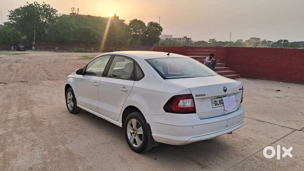 Skoda Rapid 1.6 Mpi At Style, 2017, Petrol