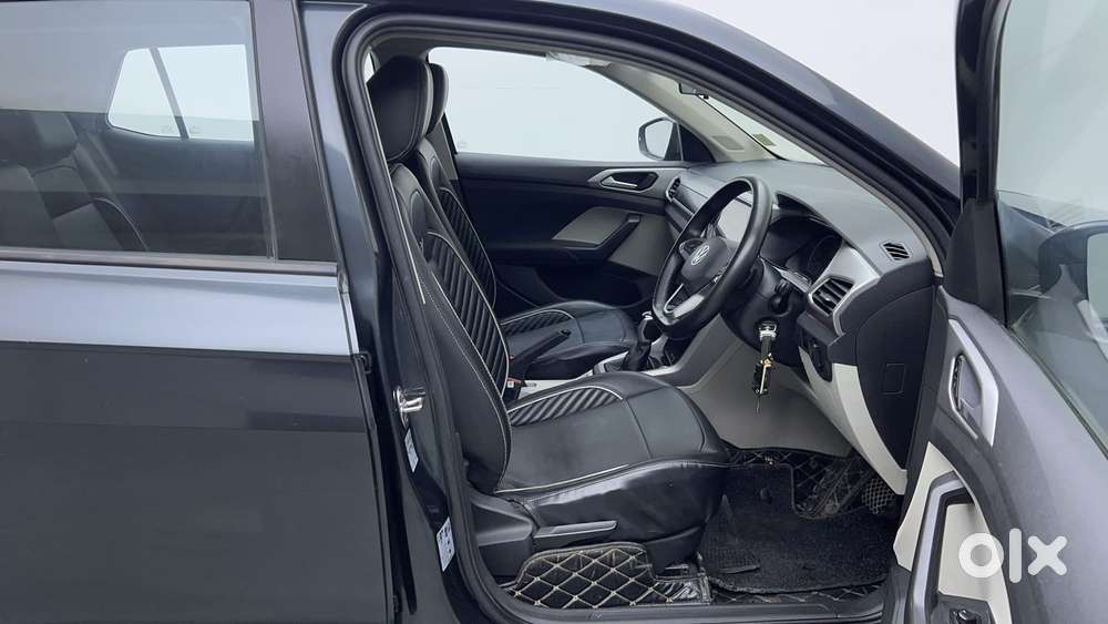 Volkswagen Taigun 1.0 Tsi Highline At, 2022, Petrol