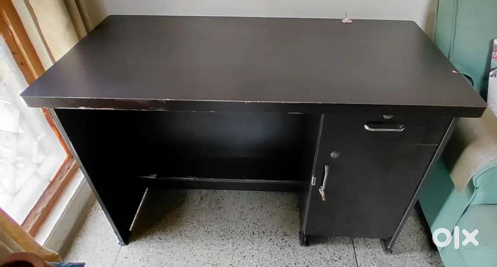 Office table