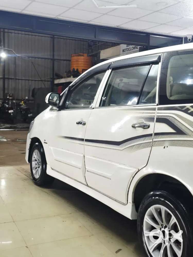 Innova 2.5 G Diesel 8 Seater For Sale Immediate Sale