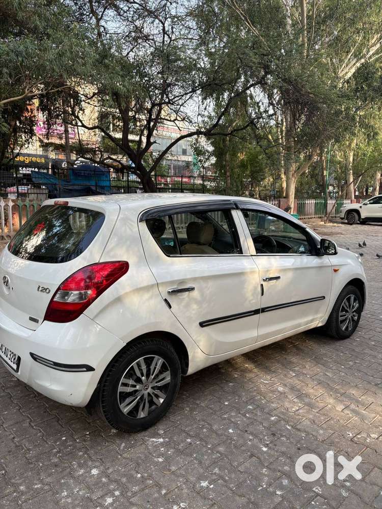 Hyundai I20  Power Steering + Ac  Delhi Registered