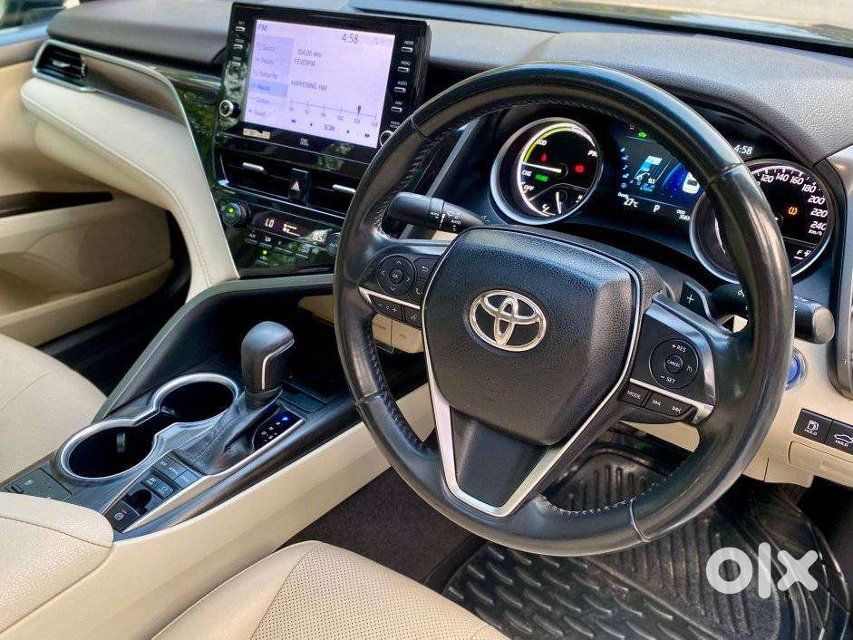 Toyota Camry [2019-ongoing] 2.5 Hybrid, 2022, Cng & Hybrids