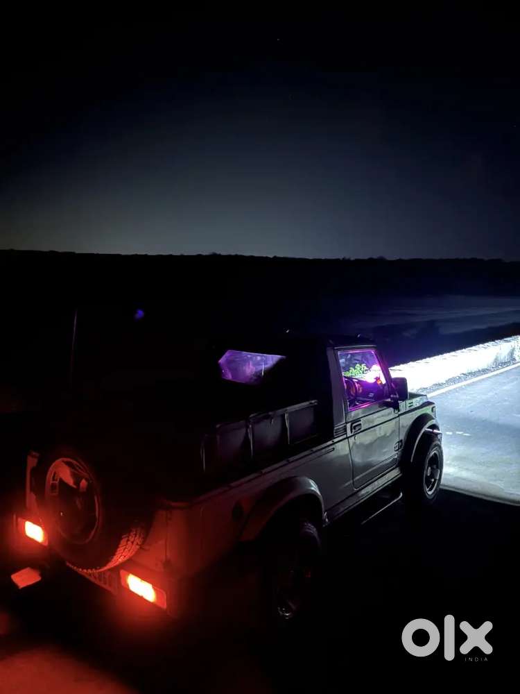 Power Steering
Power Break 
Projector Headlights
Yokohama Tyres