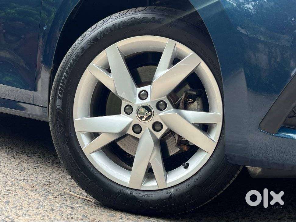Skoda Octavia 1.8 Tsi At Style, 2023, Petrol