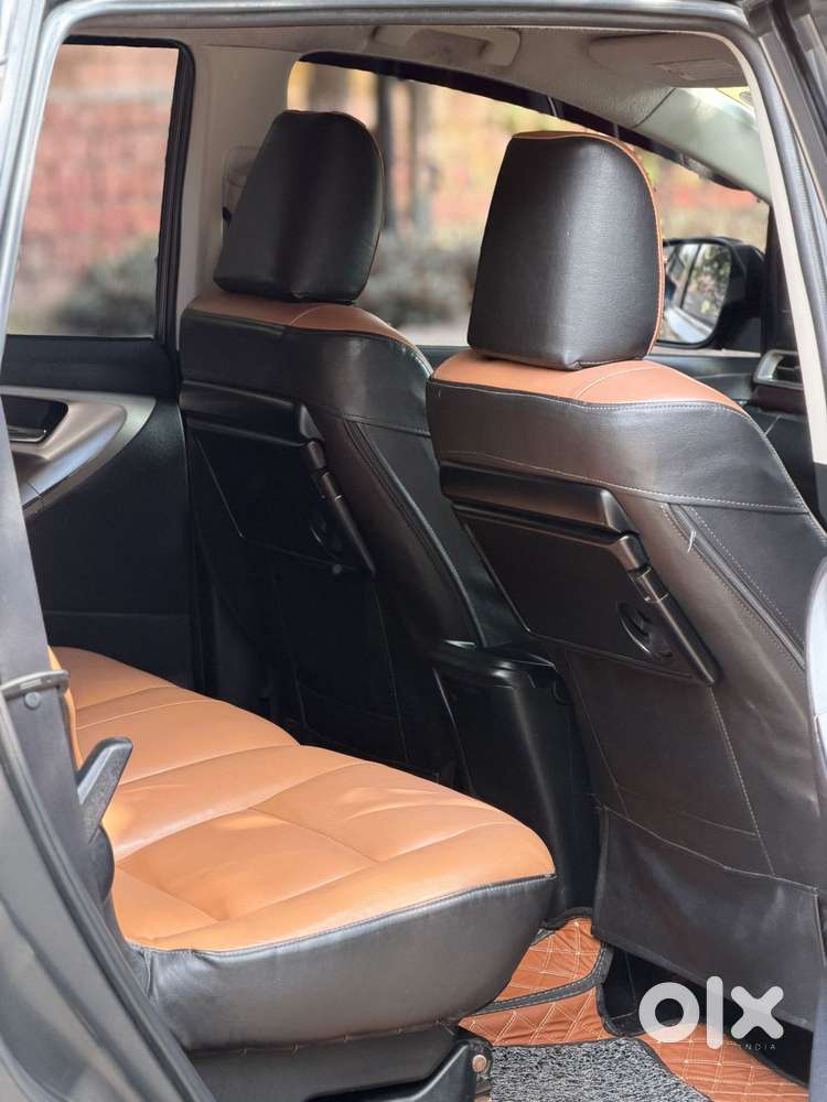Toyota Innova Crysta 2.4 V 8 Str, 2016, Diesel