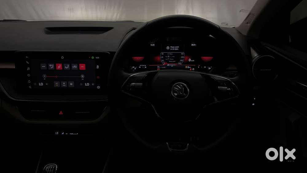 Skoda Slavia Style 1.0l Tsi Mt, 2023, Petrol