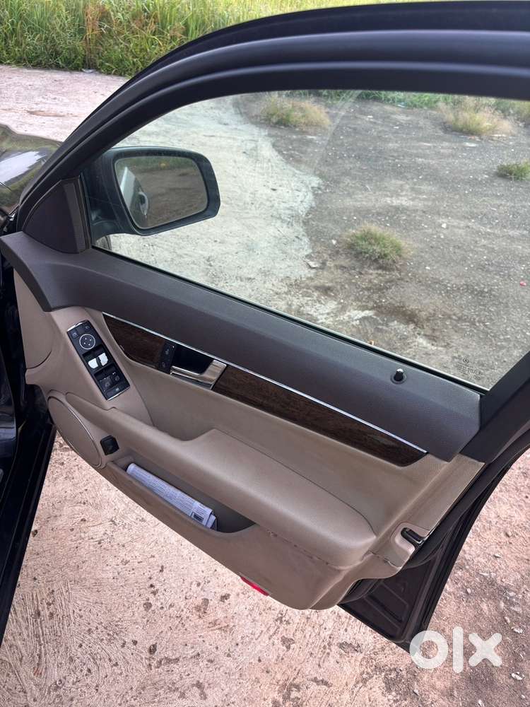 Mercedes-benz C-class 2009 Car With Sunroof