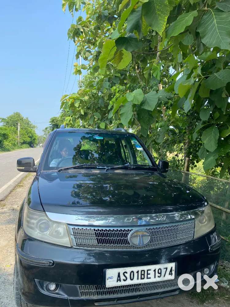 Tata Safari Storme 2013