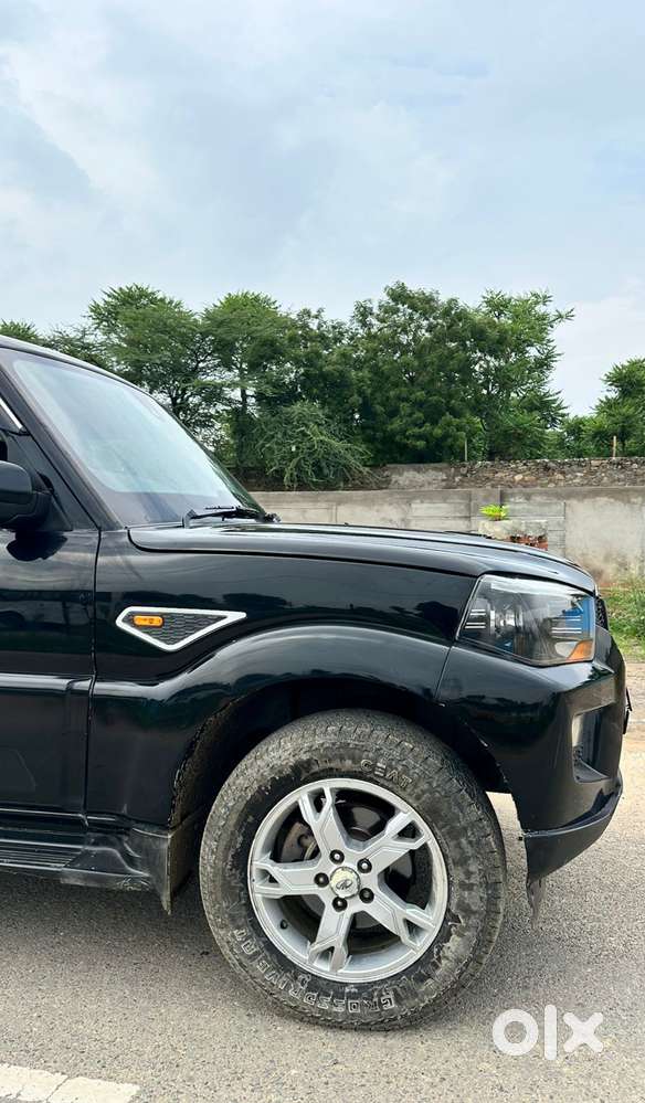 Mahindra Scorpio S10, 2017, Diesel