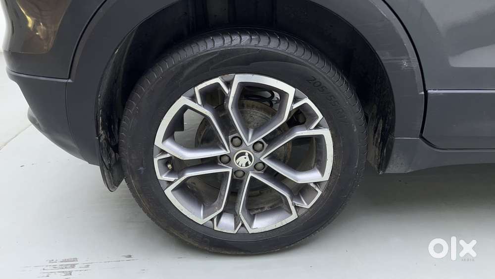 Skoda Kushaq 1.0 Tsi Style At, 2021, Petrol