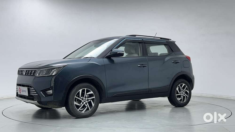 Mahindra Xuv300 1.2 W8 (o) Amt Petrol, 2023, Petrol