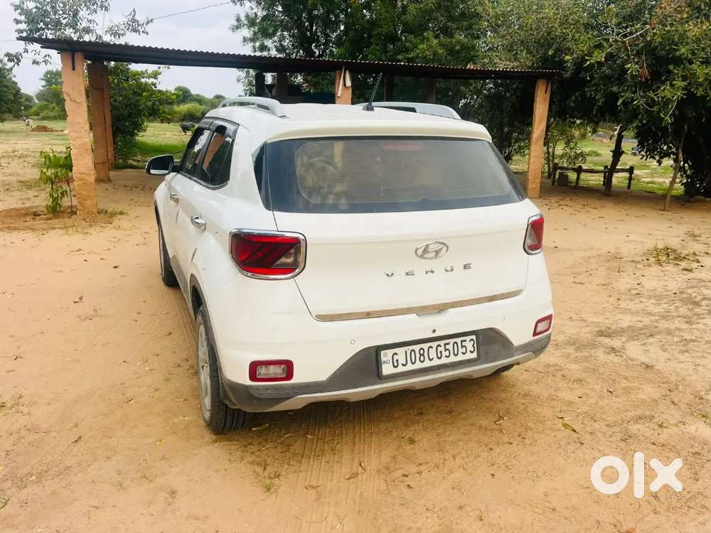 Hyundai Venue 1.2 E 2021 Manual Petrol