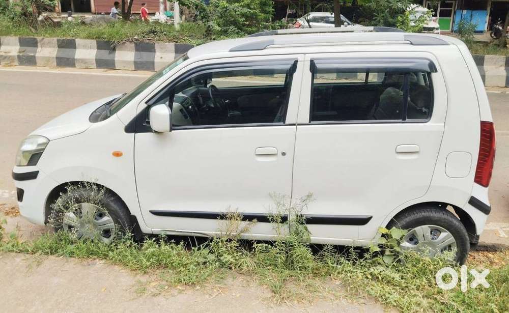 Maruti Suzuki Wagon R 1.0 Vxi (o), 2017, Petrol