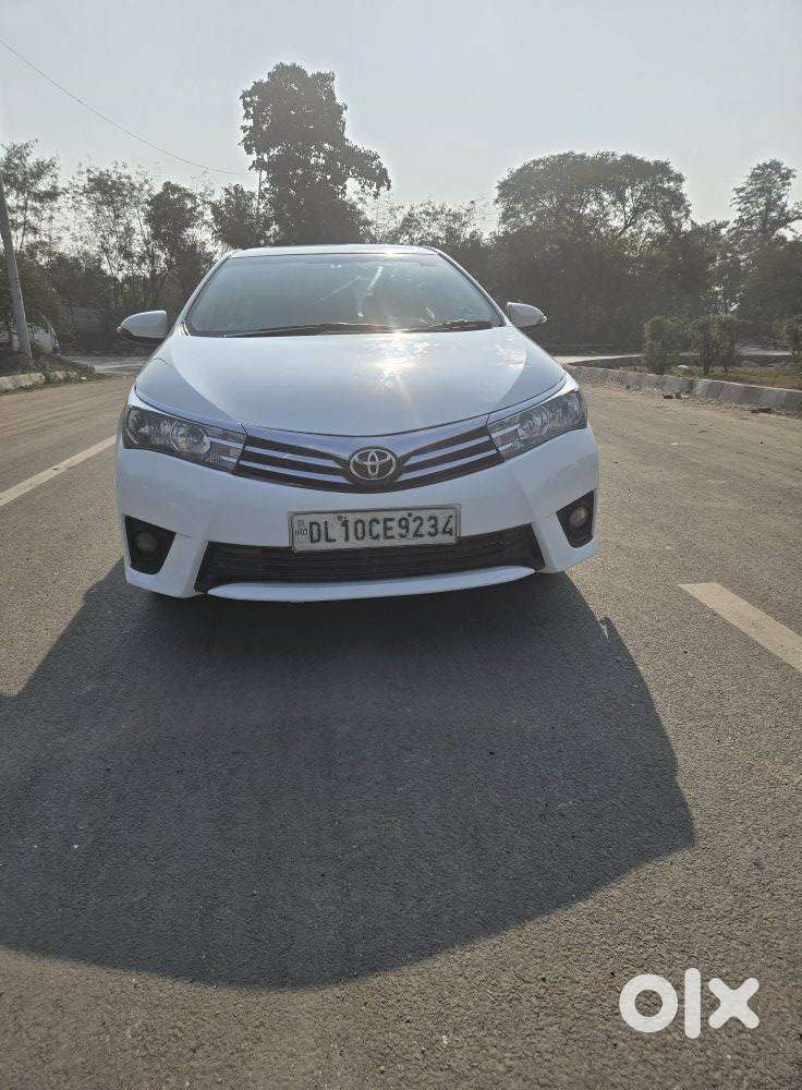 Toyota Corolla Altis 2013-2017 G At, 2015, Petrol