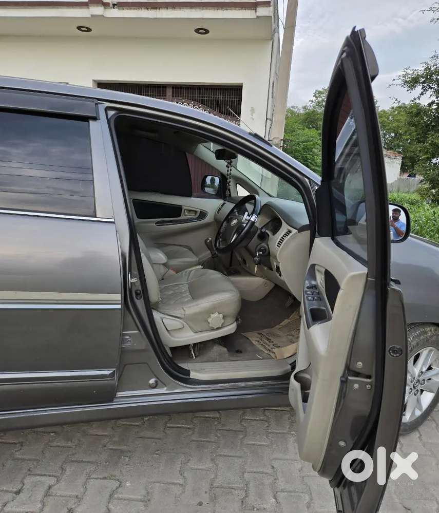 Toyota Innova 2.5 G 2015