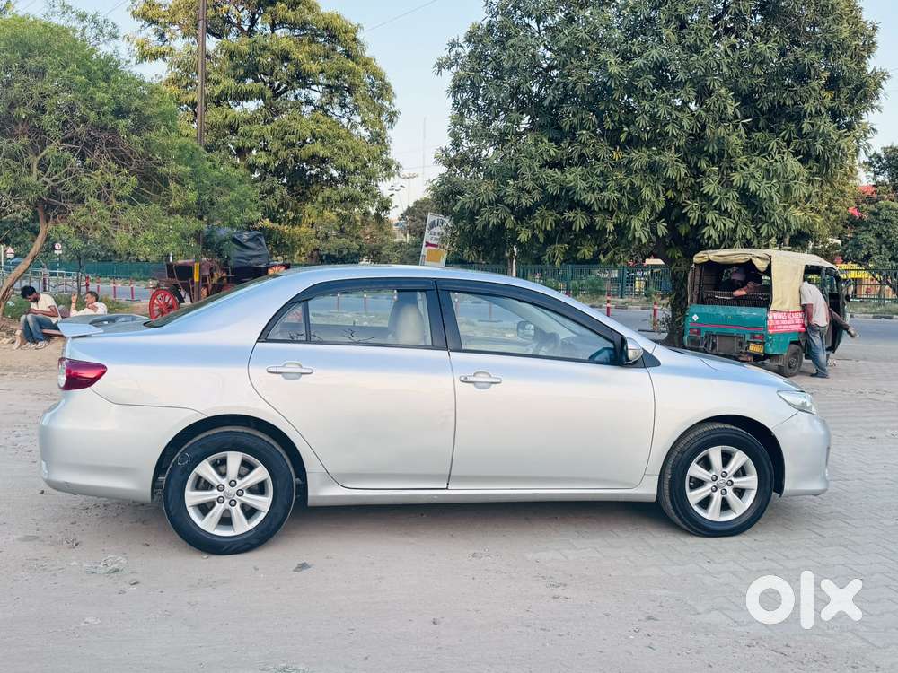 Toyota Corolla Altis 1.8 J, 2012, Petrol