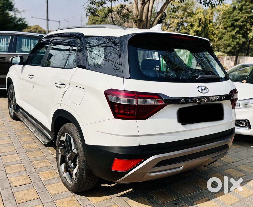 Hyundai Alcazar 1.5 Tdct Signature (o) 7s Petrol, 2023, Petrol