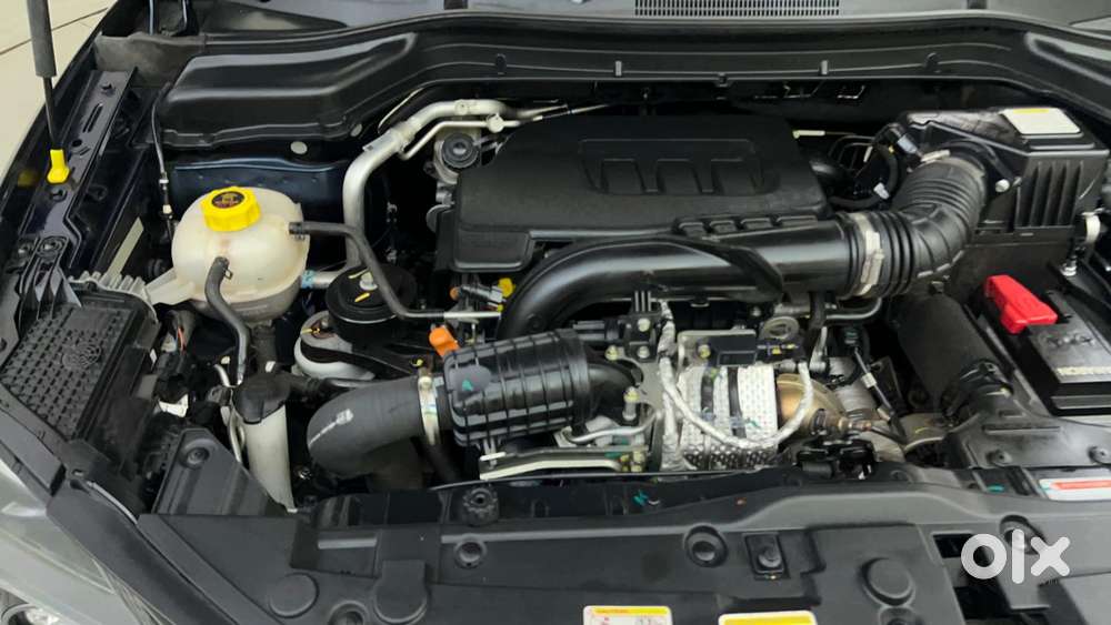 Mahindra Xuv 3xo Ax7l 1.2 Petrol At (pg), 2024, Petrol