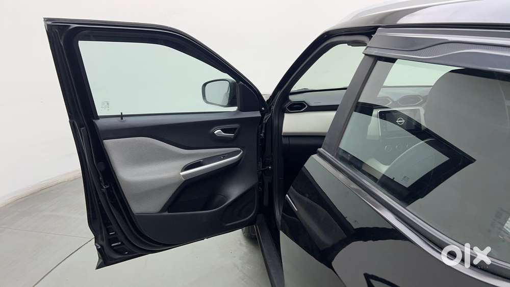 Nissan Magnite 1.0 Xv, 2022, Petrol