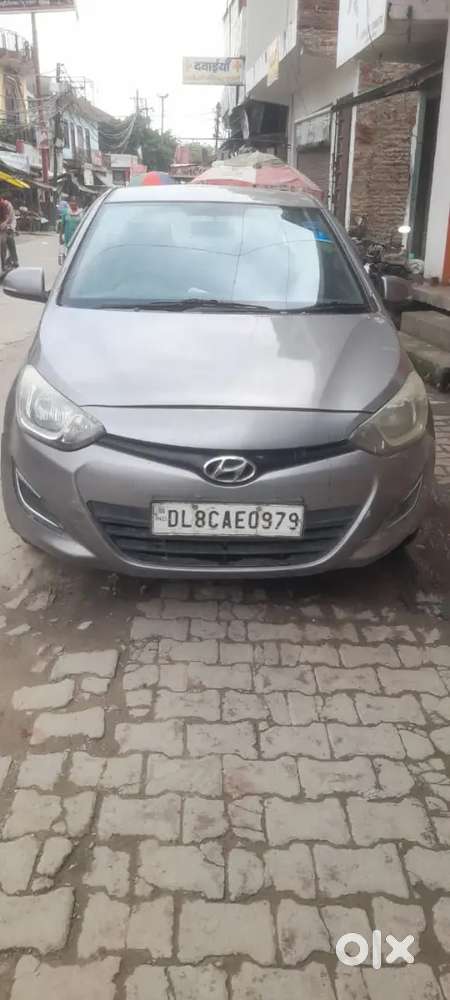 Hyundai I20 2013 September Model Chilld A/c 4 Tyre New New Condition