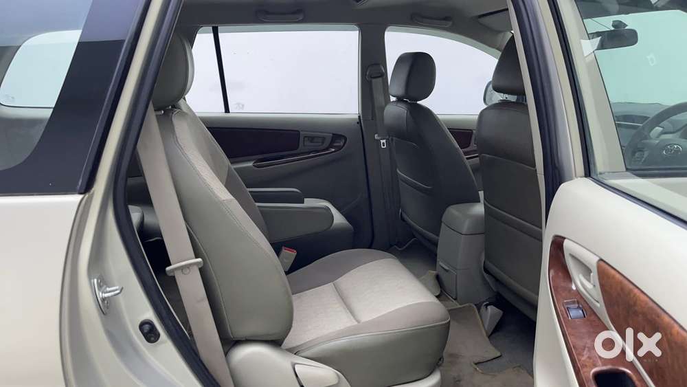 Toyota Innova 2.5 Gx (diesel) 7 Seater Bs Iv, 2013, Diesel