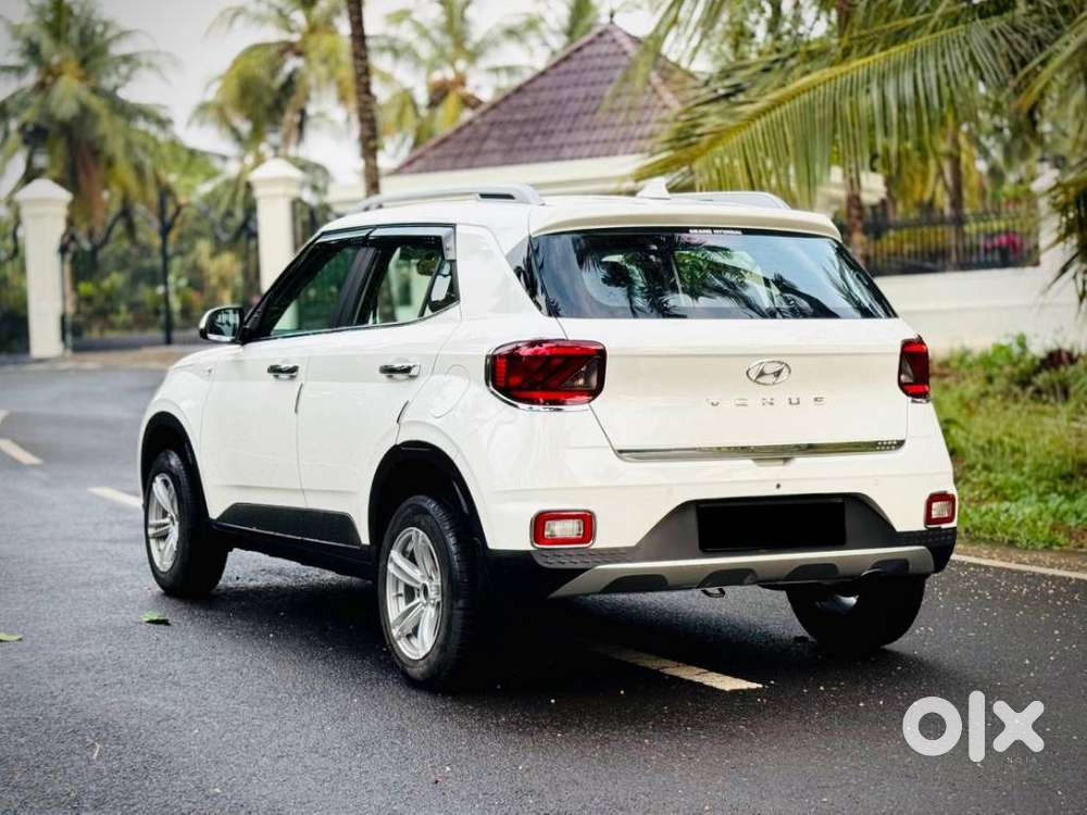 Hyundai Venue 1.2 S Plus, 2020, Petrol