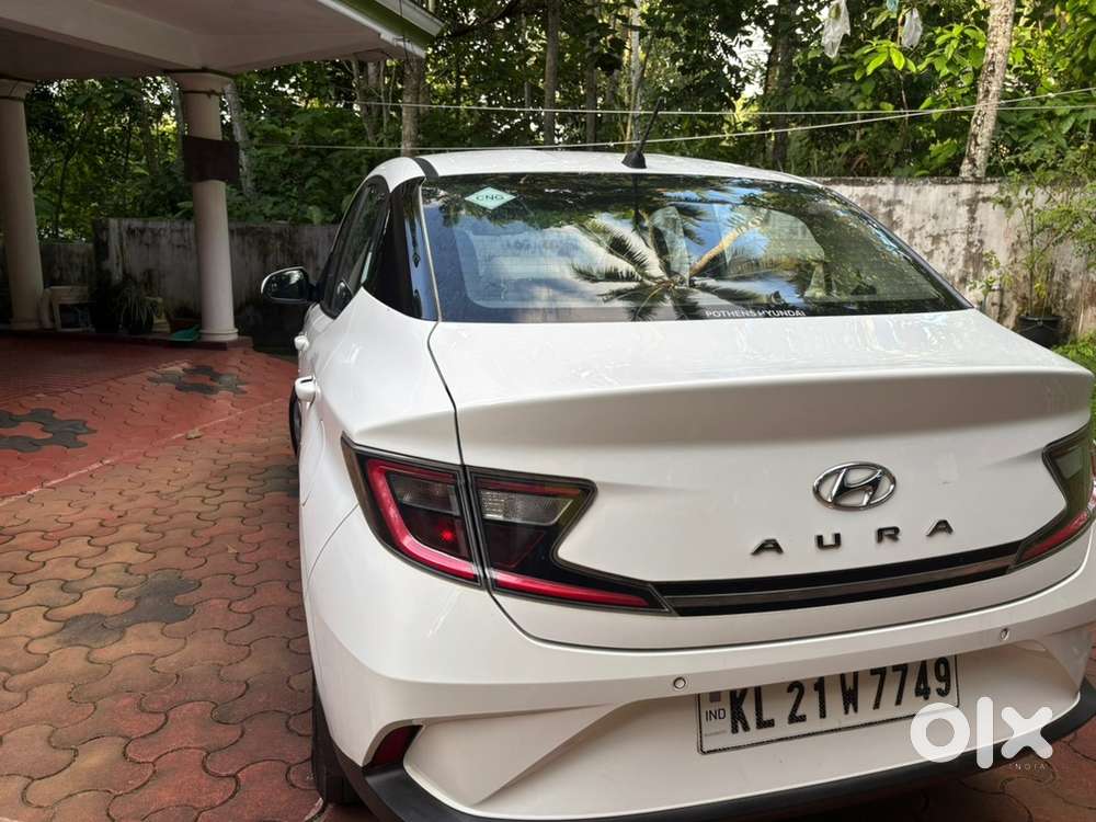Hyundai Aura 2022 Cng & Hybrids Well Maintained