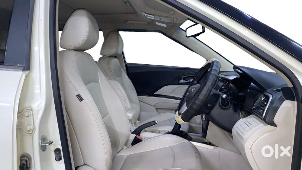 Mahindra Xuv300 W8 Option, 2022, Petrol