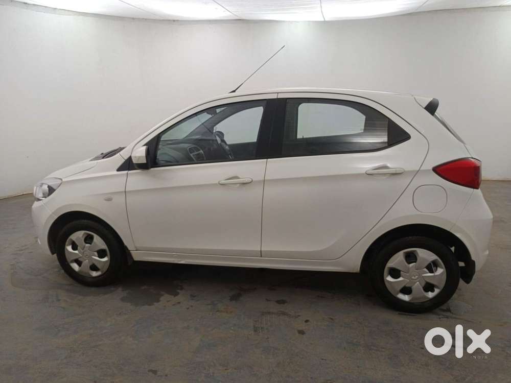 Tata Tiago 1.2 Revotron Xt, 2016, Petrol